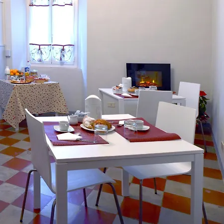 Dimora Nel Borgo Alojamento de Acomodação e Pequeno-almoço Offida