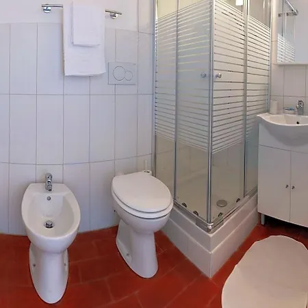 Dimora Nel Borgo Bed & Breakfast 3*